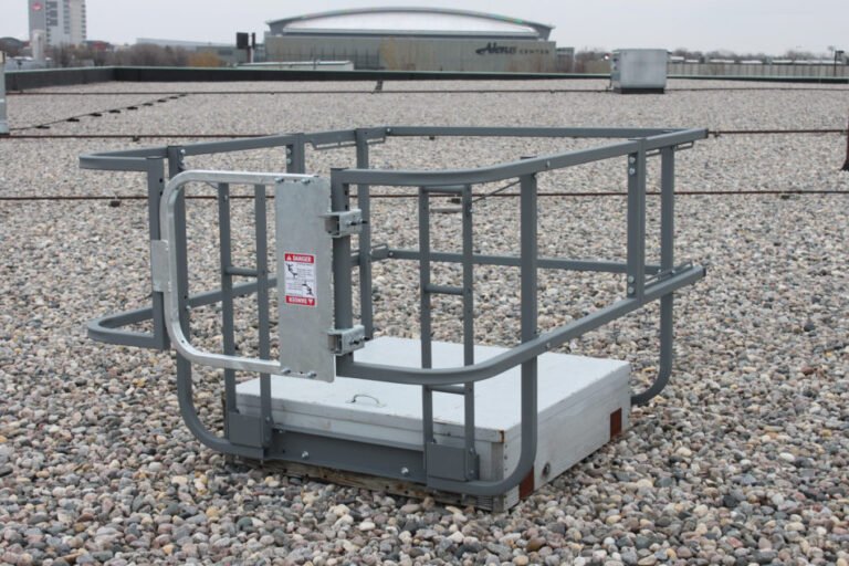PS Safety Access HatchSafe roof hatch perimeter railing and gate